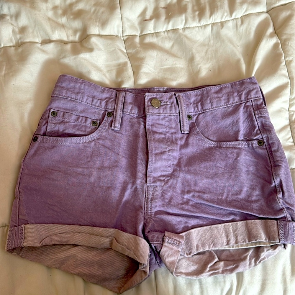 purple levi shorts